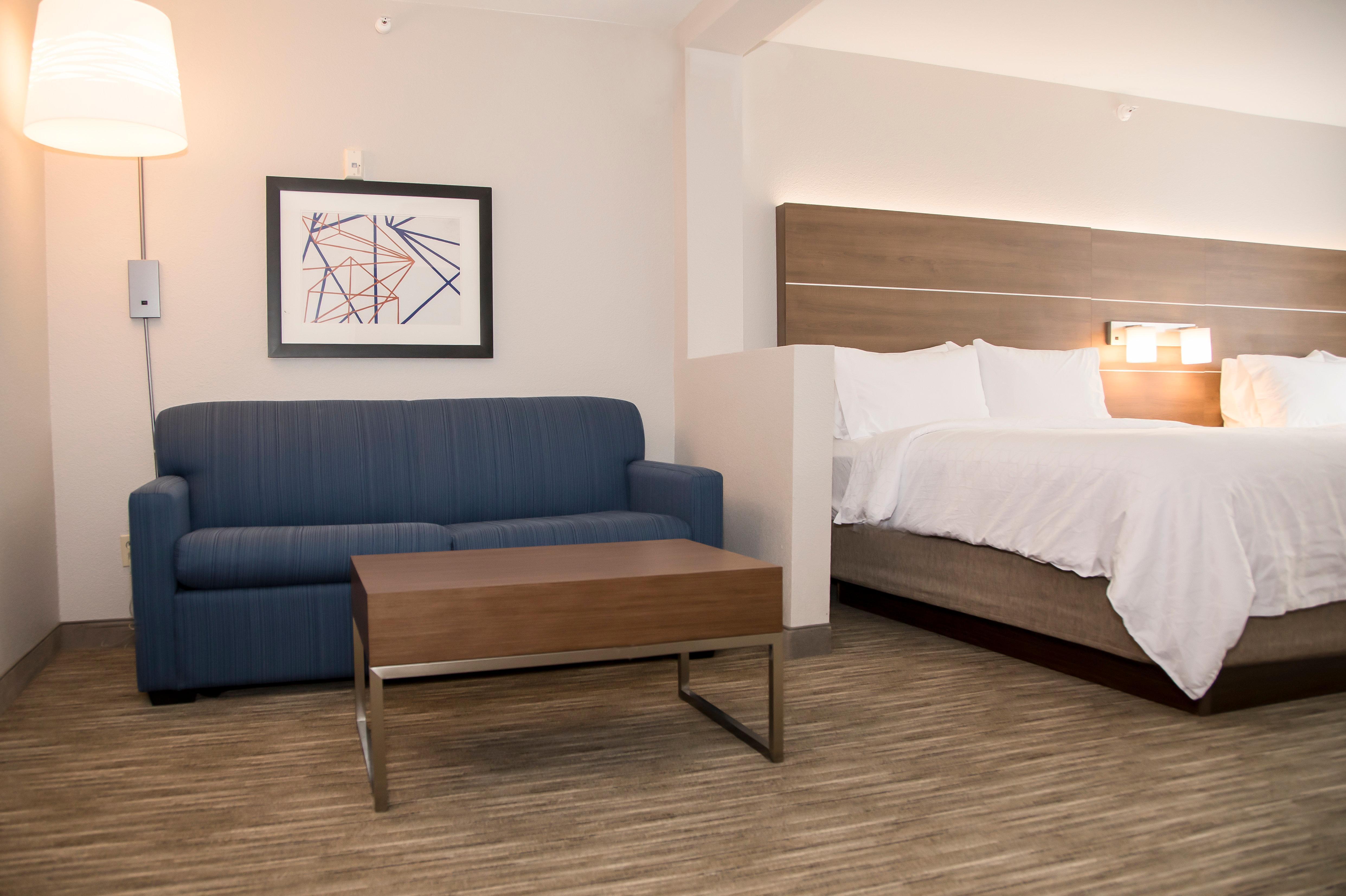 Holiday Inn Express & Suites Colorado Springs North By Ihg Exterior photo